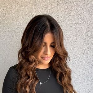 Meet your Posher, Nora